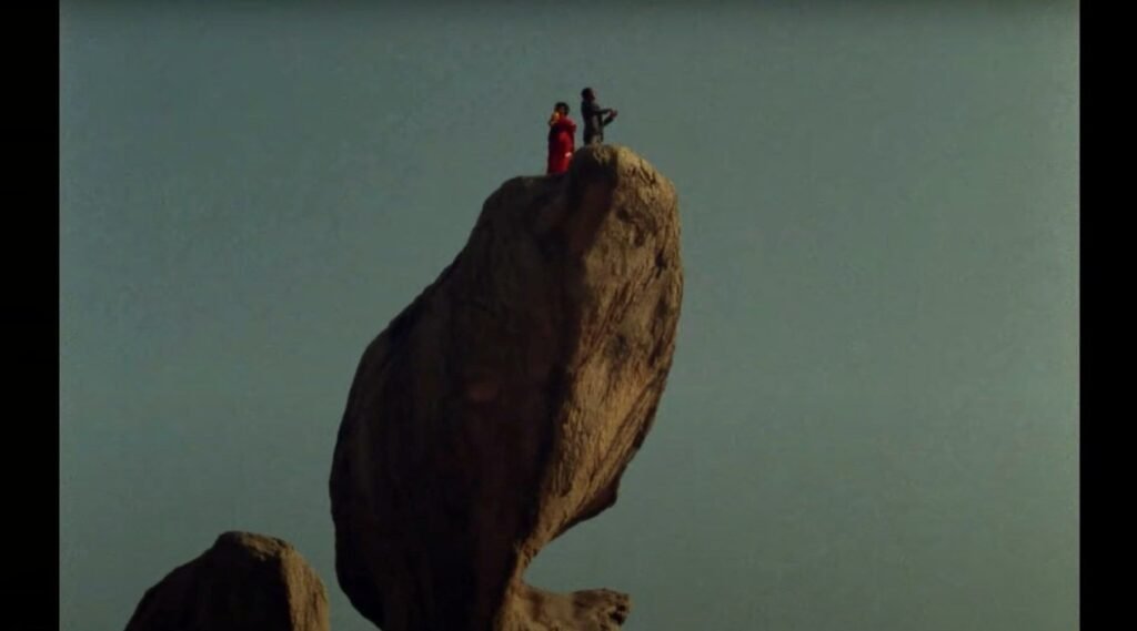 ‘Om Dar-B-Dar’ (1980) Ending, Explained 16 om dar badar