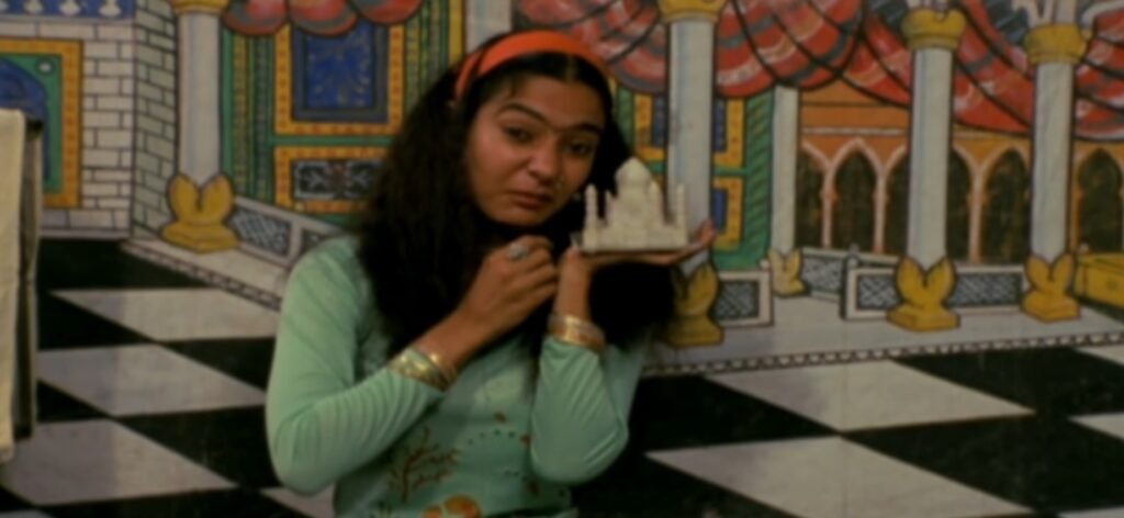 ‘Om Dar-B-Dar’ (1980) Ending, Explained 14 Om Dar-B-Dar